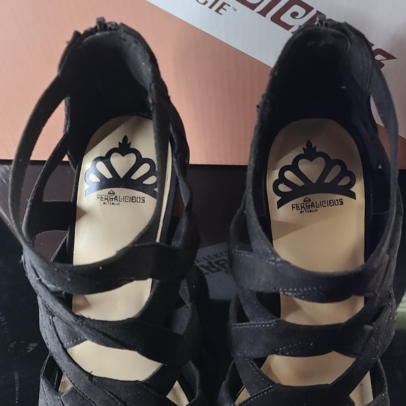 *NEW* Fergalicious Maiden Black Sandals - Picture 3 of 9
